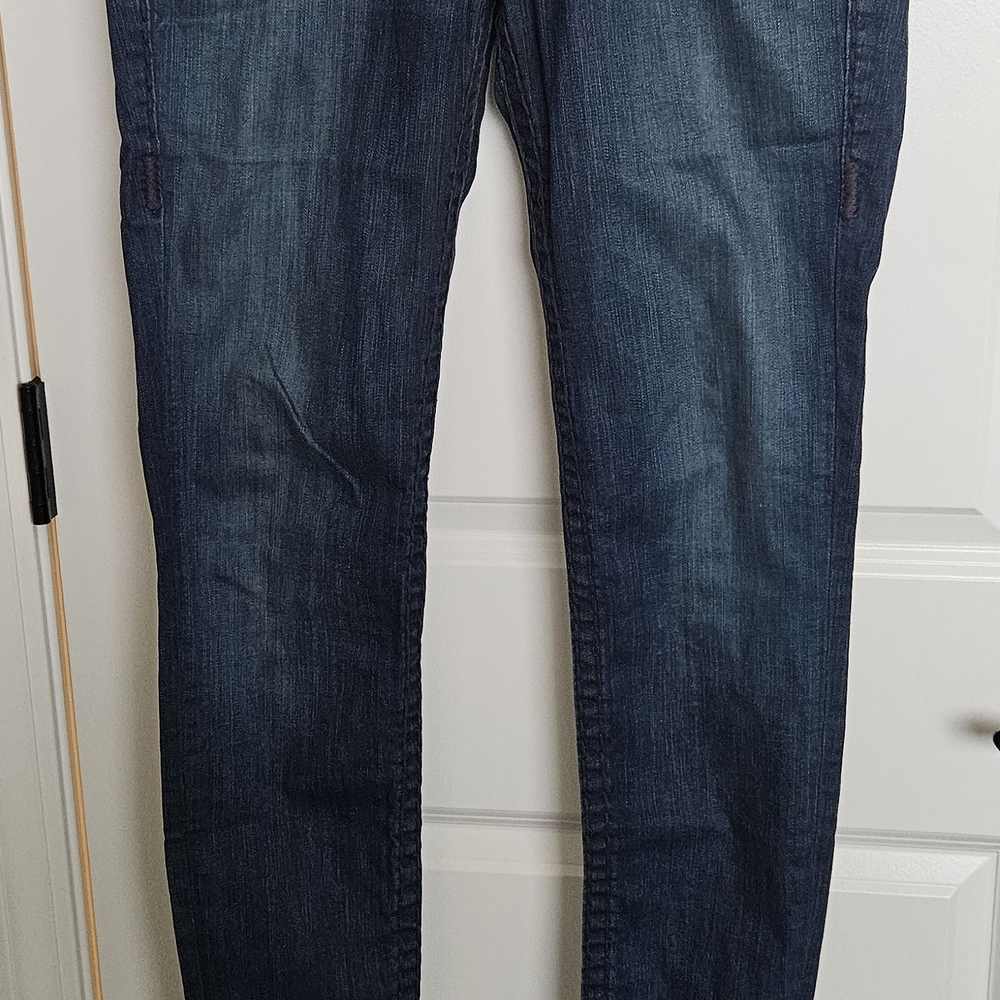 Women's True Religion Blue Straight Jeans with  Dark Purple Stitching